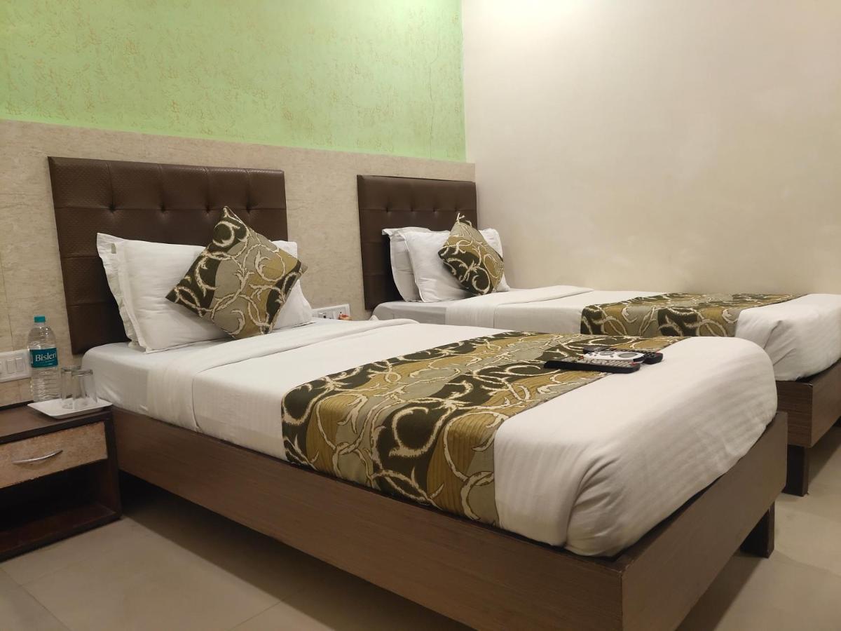 Hotel Golden Nest Popular Residency Mumbai Exterior photo